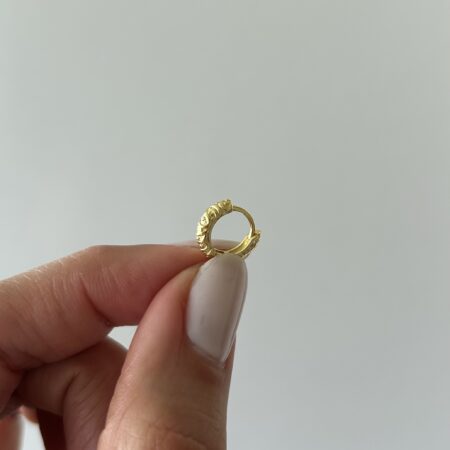 Mini arito labrado plata 925 y baño de oro 18 k