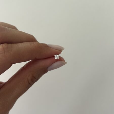 Caravana piercing mini punto de luz plata 925