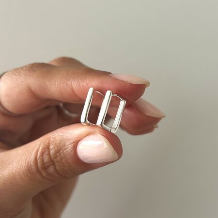 Aros huggies rectangulares plata 925