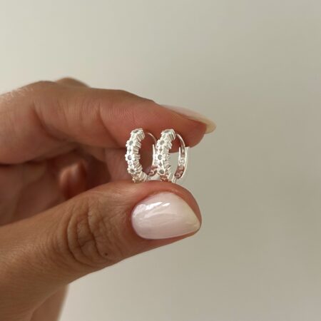 Aros huggies flores cubic plata 925